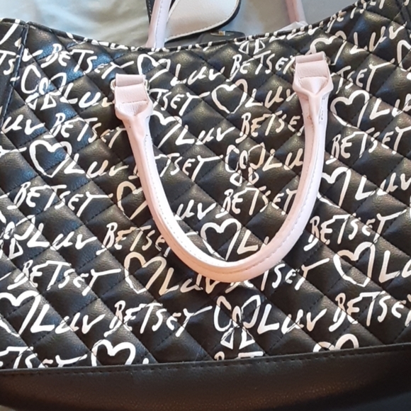 Betsey Johnson Handbags - Printed Betsy Johnson Bag